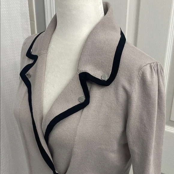 Karen Millen Knit Sweater Jacket Black Trim Asymmetrical Zipper V Neck Collar - Picture 8 of 14